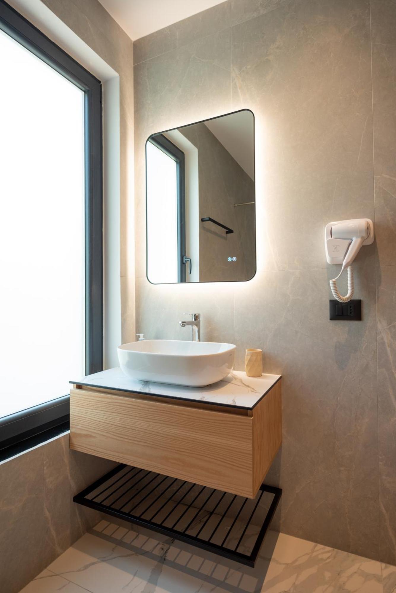 Calma Boutique Hotel Vlore Exterior photo